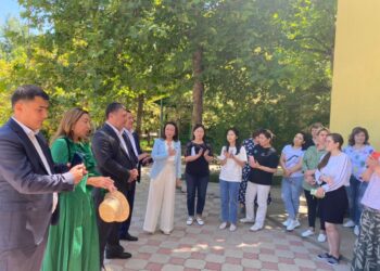 «AMANAT» партиясы фракциясының мүшелері педагоктармен кезсдесті