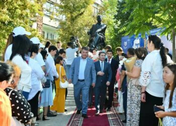 ШЫМКЕНТ: АЛАШТЫҢ РУХАНИ КӨСЕМІ АХМЕТ БАЙТҰРСЫНҰЛЫНЫҢ ТУҒАНЫНА 150 ЖЫЛ