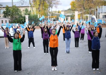 Түркістан: Көк тудың желбірегені атты флешмоб