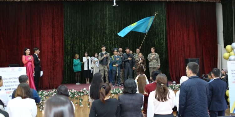 Түркістан: Мен елімді сүйемін патриоттық әндер байқауы