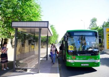 САЙЛАУ КҮНІ ШЫМКЕНТТІКТЕР ҚОҒАМДЫҚ КӨЛІКТЕ ТЕГІН ҚАТЫНАП ЖАТЫР