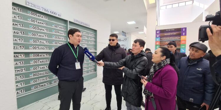 ШЫМКЕНТТЕ ШЕТЕЛДІК АВТОКӨЛІКТЕРДІ  ЗАҢДАСТЫРУ ҮШІН ХКО-ҒА 250 АДАМ ЖҮГІНДІ