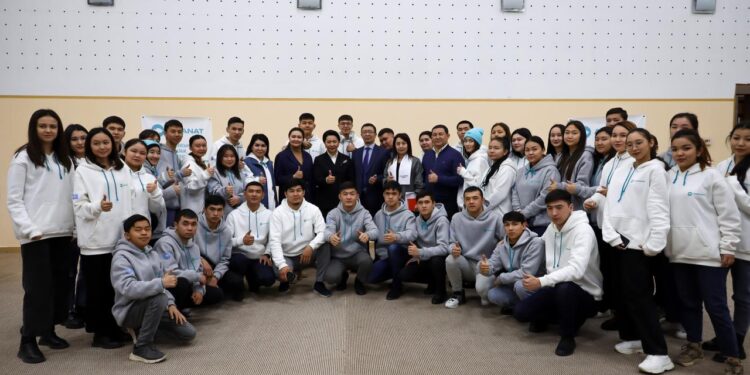 «Рухтастар»  партиясының сенімді өкілдерімен кездесті