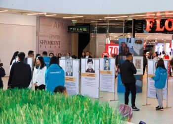 Бүгін «Алғыс айту күніне» орай «Еңбек батырларына алғыс» атты мерекелік фотокөрме өтті.