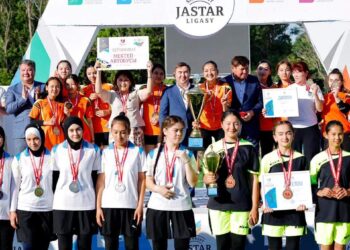 “ШЫМКЕНТ ЖАСТАР ЛИГАСЫНЫҢ” ЖЕҢІМПАЗДАРЫНА ШАҒЫН АВТОБУСТАР ТАБЫС ЕТІЛДІ