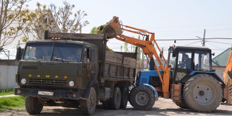 ЖЕТІСАЙ АУДАНЫНДА ЭКОАКЦИЯ АЯСЫНДА 300 ТҮП АҒАШ ӘКТЕЛДІ