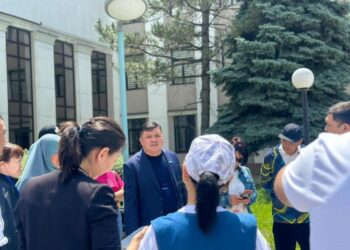 ТҮРКІСТАН: ОҢТҮСТІК ӨҢІРІНЕН 50-ГЕ ЖУЫҚ ОТБАСЫ ШЫҒЫС ҚАЗАҚСТАНҒА ЖОЛ ТАРТТЫ