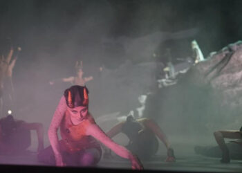 ТҮРКІСТАН: «Қаламқас» пластикалық драмалық қойылымының премьерасы өтті