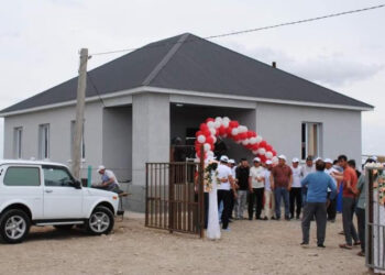 ТҮРКІСТАН: Созақтық түлектер бір жанұяға баспана сыйлады