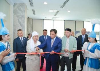 ТҮРКІСТАН ОБЛЫСТЫҚ КІТАПХАНАСЫНДА «ӨЗБЕКӘЛІ ЖӘНІБЕК» ЗАЛЫ АШЫЛДЫ