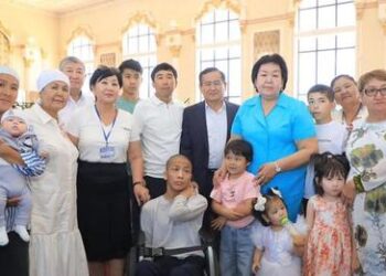 ТҮРКІСТАН: АРЫСТА ЕРЕКШЕ БАЛАЛАРҒА МЕРЕКЕЛІК КӨҢІЛ КҮЙ СЫЙЛАДЫ