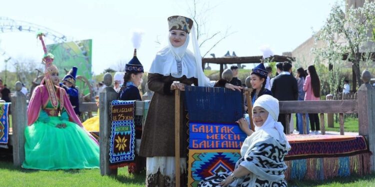 ТҮРКІСТАНДА «ӨНЕРЛІ ӨЛКЕ» ОБЛЫСТЫҚ ӨНЕР ФЕСТИВАЛІ БАСТАЛДЫ