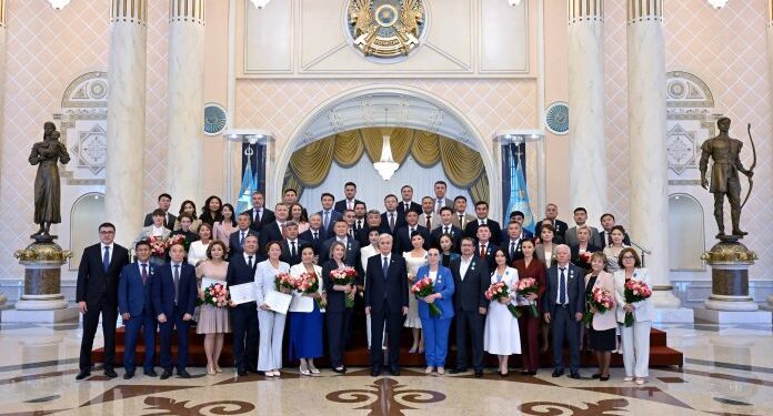 Мемлекет басшысы БАҚ өкілдерін марапаттады