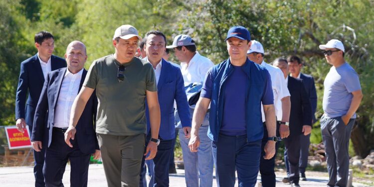 ДАРХАН САТЫБАЛДЫ ТӨЛЕБИ АУДАНЫНДАҒЫ БІРҚАТАР НЫСАНДАРДЫ АРАЛАП, КӘСІПКЕРЛЕРМЕН КЕЗДЕСТІ