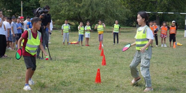 ЛАГЕРЬ ҚЫЗМЕТКЕРЛЕРІНІҢ ГИГИЕНАЛЫҚ ДАЙЫНДЫҚТАРЫ МЕН МЕДИЦИНАЛЫҚ ТЕКСЕРУДЕН ӨТУІ ҚАТАҢ ҚАДАҒАЛАНАДЫ