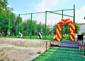 ТҮРКІСТАН: КЕНТАУЛЫҚ ТҮЛЕКТЕР МЕКТЕПКЕ СПОРТ АЛАҢШАСЫН САЛЫП БЕРДІ