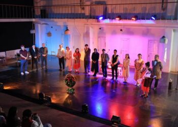 ТҮРКІСТАН: ЖЕТІСАЙ ДРАМА ТЕАТРЫНДА «ҚАЙДАСЫҢ, ГАУҺАР?» ҚОЙЫЛЫМЫНЫҢ ПРЕМЬЕРАСЫ ӨТТІ