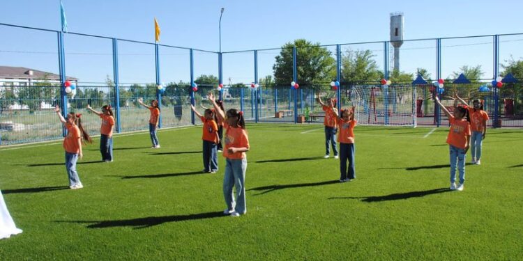 БАЛАЛАРДЫ ҚОРҒАУ КҮНІ ҚАРСАҢЫНДА СОЗАҚ АУДАНЫНДА КІШІ ФУТБОЛ АЛАҢЫ МЕН БАЛАЛАР ОЙЫН АЛАҢШАСЫ АШЫЛДЫ