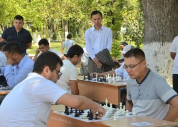 ЖЕТІСАЙ АУДАНЫ: ШАХМАТТАН ЕРЛЕР МЕН ӘЙЕЛДЕР АРАСЫНДА БІРІНШІЛІК ӨТТІ