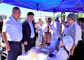 КЕНТАУ ҚАЛАСЫНЫҢ ӘКІМІ ЖАНДОС ТАСОВ БАЛАЛАРДЫ МЕРЕКЕМЕН ҚҰТТЫҚТАДЫ