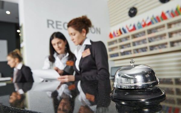 ТҮРКІСТАНДАҒЫ ТУРИЗМ УНИВЕРСИТЕТІНІҢ СТУДЕНТТЕРІ ӘЛЕМНІҢ ҮЗДІК ҚОНАҚ ҮЙЛЕРІНДЕ ТӘЖІРИБЕДЕН ӨТЕДІ