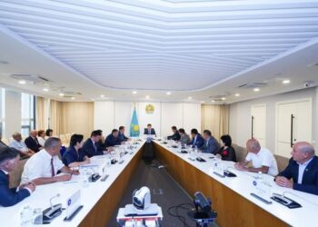 ДАРХАН САТЫБАЛДЫ ҚХА ЖАНЫНДАҒЫ ҚҰРЫЛЫМДАР МЕН ЭТНОМӘДЕНИ БІРЛЕСТІКТЕРДІҢ ЖЕТЕКШІЛЕРІМЕН КЕЗДЕСТІ