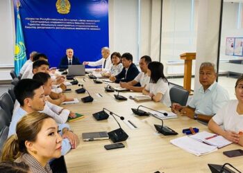 ТҮРКІСТАН ОБЛЫСЫНДА БІРҚАТАР САНИТАРЛЫҚ ДӘРІГЕРЛЕРГЕ ҚҰРМЕТ КӨРСЕТІЛДІ