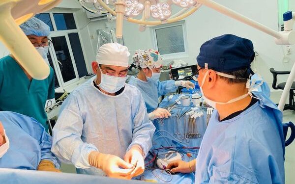 ТҮРКІСТАН ОБЛЫСЫ ОБЛЫСТЫҚ КЛИНИКАЛЫҚ АУРУХАНАСЫНЫҢ БАЗАСЫНДА КҮРДЕЛІ ОТАЛАР ЖАСАЛУДА