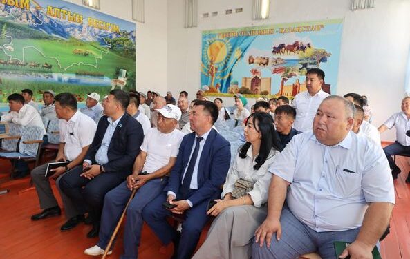 АУДАН ӘКІМІ АЛТЫ АУЫЛДЫҚ ОКРУГ ТҰРҒЫНДАРЫМЕН КЕЗДЕСТІ