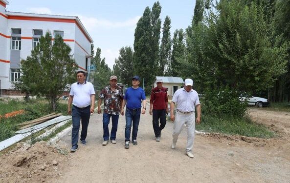 ТҮРКІСТАН: ТӨЛЕБИДЕ ДЕНСАУЛЫҚ НЫСАНДАРЫ САЛЫНЫП, МЕКТЕПТЕР ЖАҢАРУДА