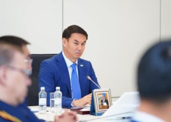 ТҮРКІСТАН: ҒАЛАМТОР САПАСЫН ЖАҚСАРТЫП, ІТ САЛАСЫН ДАМЫТУ ЖОЛДАРЫ ҚАРАЛДЫ