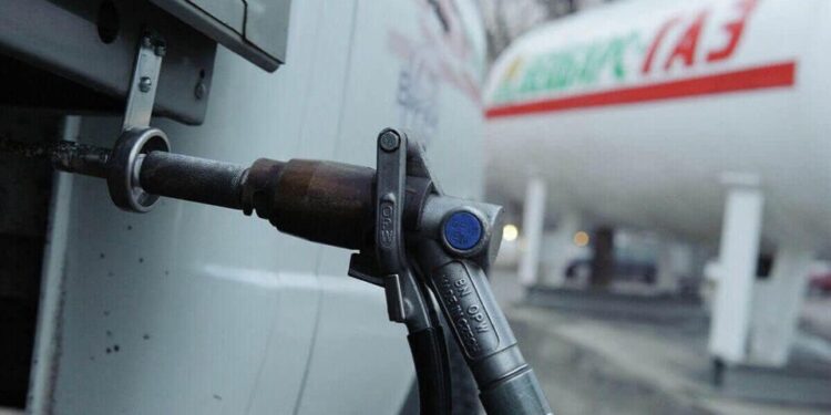 ТҮРКІСТАН ОБЛЫСЫНДАҒЫ СҰЙЫТЫЛҒАН МҰНАЙ ГАЗ МӘСЕЛЕСІ ТҰРАҚТЫ БАҚЫЛАУДА