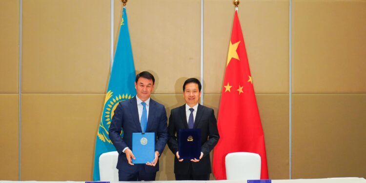 ТҮРКІСТАН ОБЛЫСЫ ЖӘНЕ ШЭНЬСИ ӨЛКЕСІ БАУЫРЛАСТЫҚ ТУРАЛЫ КЕЛІСІМ ЖАСАСТЫ