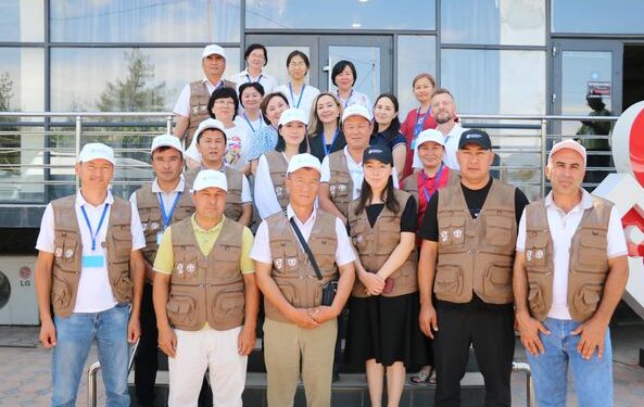 ФАО ТҮРКІСТАН ОБЛЫСЫНДАҒЫ ФЕРМЕРЛЕРДІ ПЕСТИЦИДТЕРДІҢ МӨЛШЕРІН АЗАЙТЫП, «ТАЗА» ӨНІМ АЛУ ЖОЛДАРЫН ҮЙРЕТЕДІ