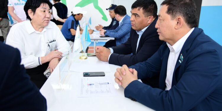 «AMANAT» ПАРТИЯСЫ: ШЫМКЕНТТЕ МОБИЛЬДІ ҚОҒАМДЫҚ ҚАБЫЛДАУ ӨТТІ