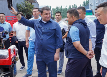 Түркістандық делегация Қытайдағы ірі өндіріс орындарына барды