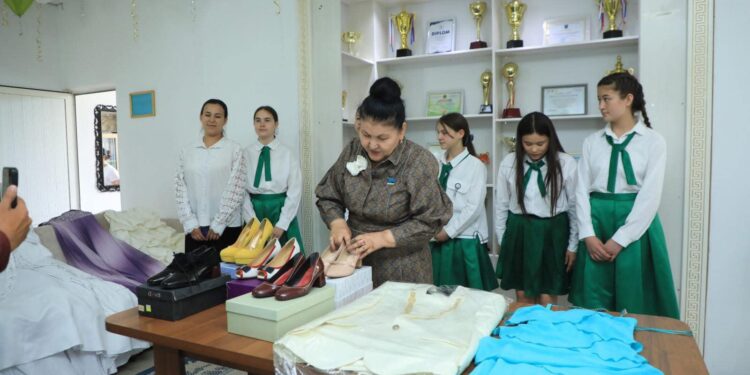 ТҮРКІСТАН: «БАҚЫТТЫ ОТБАСЫ» ЖОБАСЫ АЯСЫНДА АРЫСТЫҚ БАЛАЛАР ҚУАНЫШҚА БӨЛЕНДІ