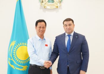 ТҮРКІСТАН ОБЛЫСЫНДА ТІКҰШАҚ ПЕН ҰШҚЫШСЫЗ ҰШУ АППАРАТТАРЫН ШЫҒАРАТЫН ЗАУЫТ САЛУ МӘСЕЛЕСІ ТАЛҚЫЛАНДЫ