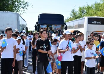 ТҮРКІСТАН: ОТЫРАР МЕН СОЗАҚ АУДАНЫНЫҢ БАЛАЛАРЫ ЖАЗҒЫ ЛАГЕРЬДІҢ АЛҒАШҚЫ АУЫСЫМЫНА ҚАБЫЛДАНДЫ