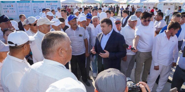 ТҮРКІСТАН ОБЛЫСЫНДА ЕЛ ТАРИХЫНДА АЛҒАШ РЕТ 32 МЫҢ ГЕКТАР ЖЕРГЕ ТАМШЫЛАТЫП СУҒАРУ ЖҮЙЕСІ ЕНГІЗІЛДІ