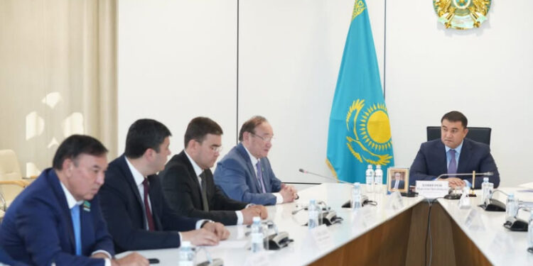 ТҮРКІСТАН: Облыс әкімі Сенат және Мәжіліс депутаттарымен кездесті