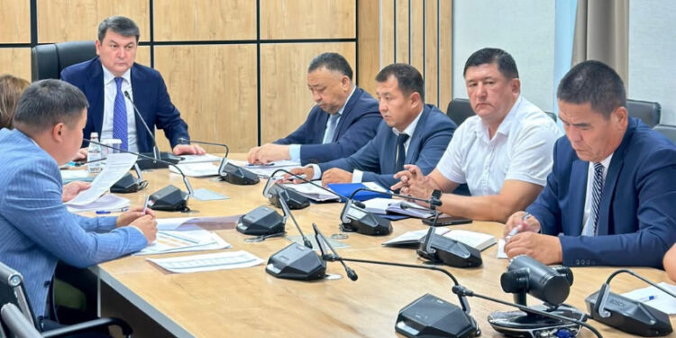 ТҮРКІСТАН: АӨК саласындағы жұмыстардың 6 айлық қорытындысы талқыланды