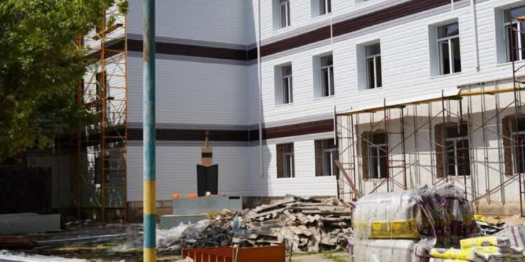 ТҮРКІСТАН: Қазығұрттағы әлеуметтік нысандар жөнделіп жатыр