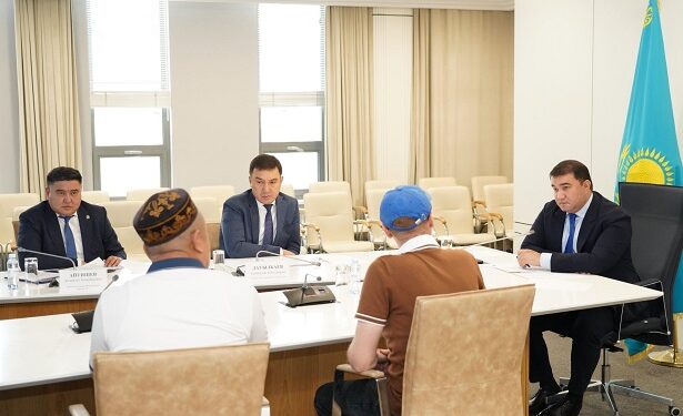 Тұрғындардың әлеуметтік мәселелеріне жеке қабылдау арқылы қолдау көрсету