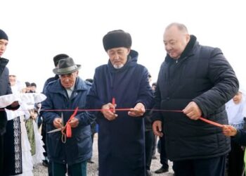 Келес ауданында Сарыжылға елді мекенінде жаңа футбол алаңшасы ел игілігіне берілді