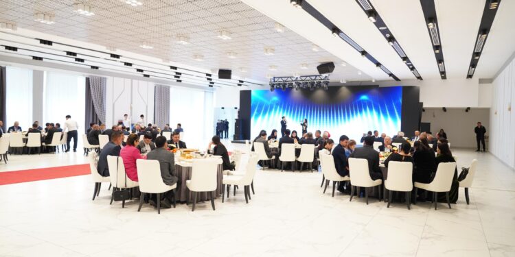 ТҮРКІСТАНДА ҚОҒАМДЫҚ КЕҢЕСТЕРДІҢ 10 ЖЫЛДЫҒЫНА АРНАЛҒАН САЛТАНАТТЫ ІС-ШАРА ӨТТІ