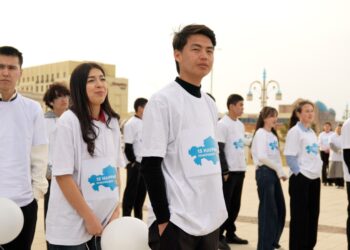 В Туркестане открыт уникальный мурал в поддержку конституционной реформы