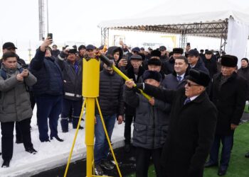 ТҮРКІСТАН: СОЗАҚ АУДАНЫ АЛҒАШ РЕТ ТАБИҒИ ГАЗ ЖЕЛІСІНЕ ҚОСЫЛЫП, ТҰРҒЫНДАР «КӨГІЛДІР ОТЫНМЕН» ҚАМТЫЛДЫ