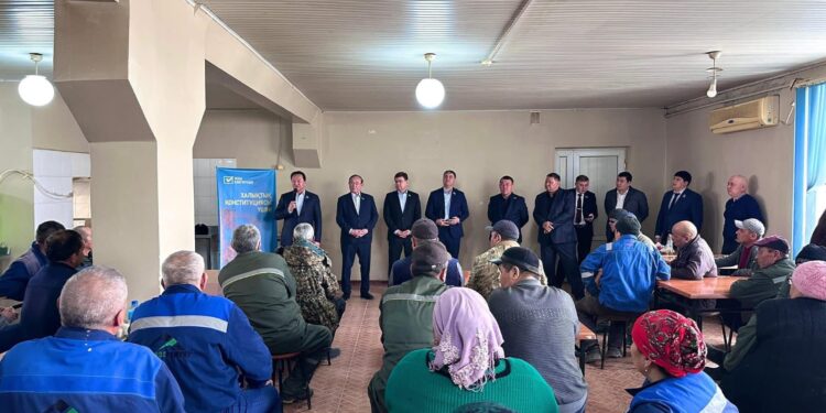 ЕҢБЕК ҰЖЫМДАРЫ ЖАҢА АТА ЗАҢДЫ ҚОЛДАДЫ