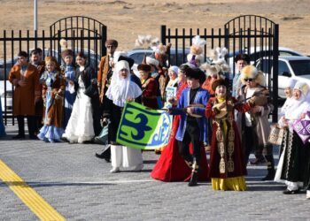 ТҮРКІСТАН ҚАЛАСЫНДА ДОМБЫРАШЫЛАР УЧАСКЕГЕ АРНАЙЫ КЕЛІП, ӨЗ ТАҢДАУЛАРЫН ЖАСАДЫ